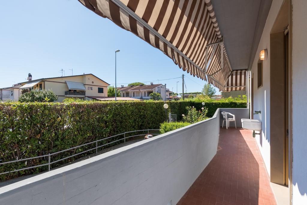 Comfort Beach House Marina di Massa Exterior foto