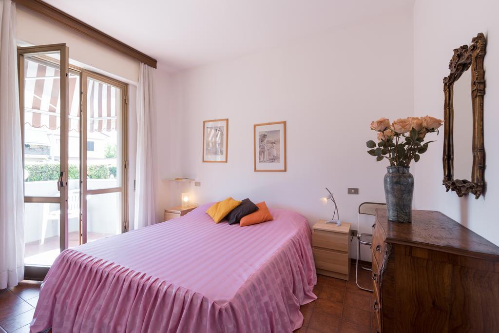 Comfort Beach House Marina di Massa Exterior foto